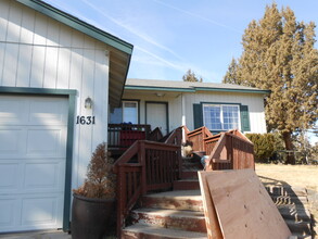 1631 NE Providence Dr in Bend, OR - Building Photo - Building Photo