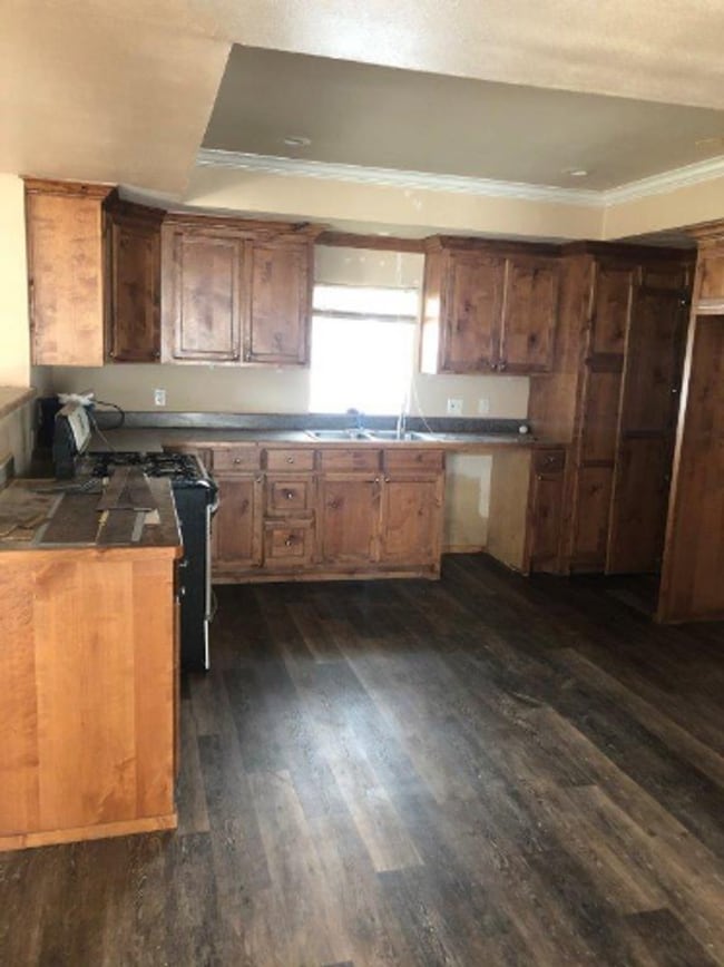 property at 209 W Park St