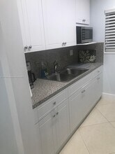 7921 Abbott Ave in Miami Beach, FL - Building Photo - Building Photo