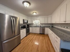 4 Nelson Dr in Exeter, NH - Building Photo - Building Photo