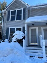 10 Groton Rd in Westford, MA - Building Photo