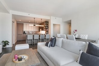 164 N Peoria St in Chicago, IL - Building Photo - Building Photo