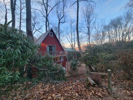 5 Anderson Creek Rd in Canton, NC - Building Photo