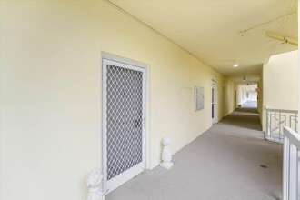 389 S Lake Dr in Palm Beach, FL - Foto de edificio - Building Photo