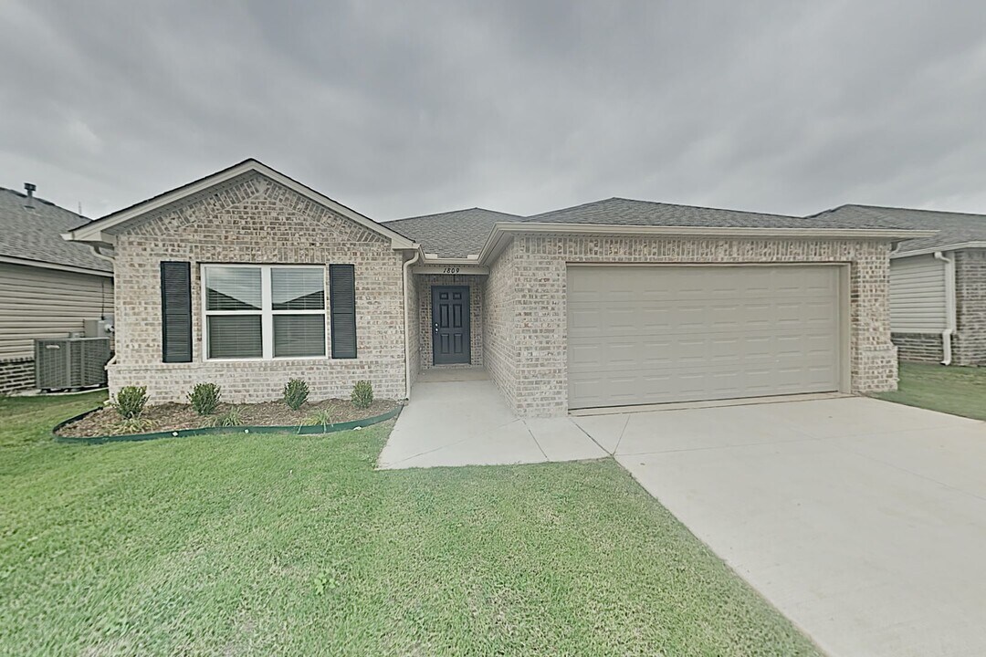1809 Hannah Ln in Oklahoma City, OK - Building Photo