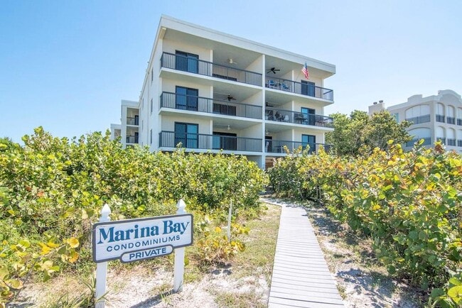 3200 Gulf Blvd in St Pete Beach, FL - Building Photo - Building Photo