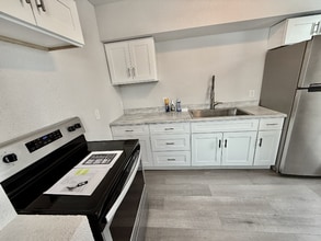 506 1st Ave W in Eureka, MT - Foto de edificio - Building Photo