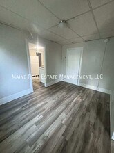 124 York St in Bangor, ME - Foto de edificio - Building Photo