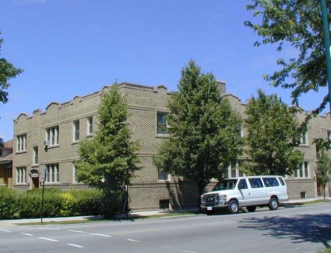 3336 N Laramie in Chicago, IL - Foto de edificio - Building Photo