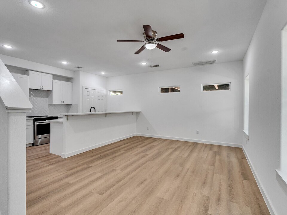 8627 Homewood Ln in Houston, TX - Building Photo