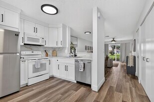 9899 Kamena Cir in Boynton Beach, FL - Building Photo