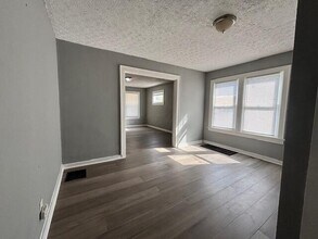 1093 S Champion Ave in Columbus, OH - Building Photo - Building Photo