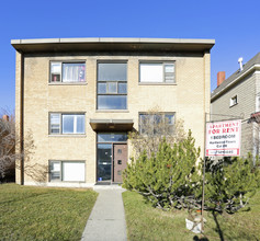 1726 12th Ave SW in Calgary, AB - Building Photo - Building Photo