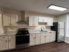 1106 Doctor M.L.K. Jr Dr in Pensacola, FL - Building Photo - Building Photo