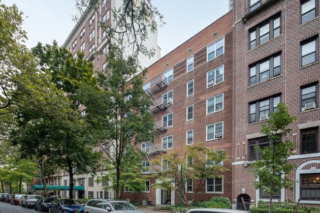 30 Monroe Pl in Brooklyn, NY - Building Photo - Building Photo
