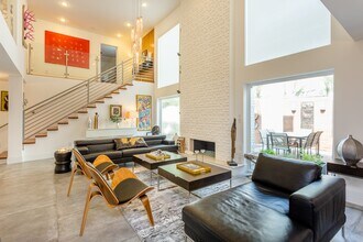 2005 Potomac Dr in Houston, TX - Building Photo - Building Photo