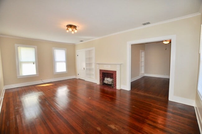 201 W Columbia St in Weatherford, TX - Building Photo - Building Photo