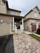 1335 Aldsworth Cr in Oshawa, ON - Building Photo - Building Photo