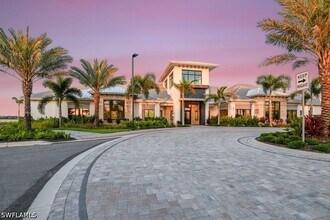 12290 Canal Grande Dr in Ft. Myers, FL - Building Photo - Building Photo