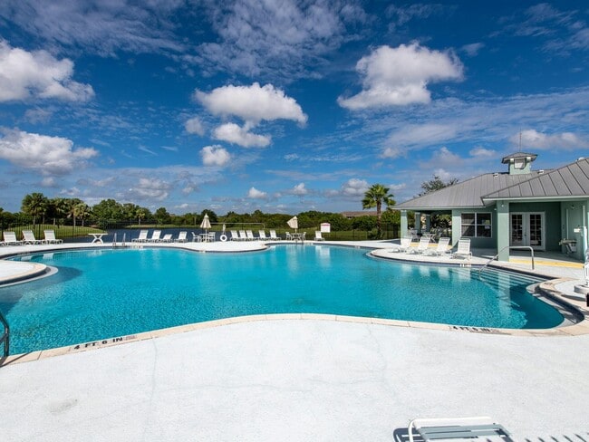 6433 Cypressdale Dr in Riverview, FL - Building Photo - Building Photo