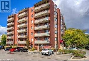 75 Huxley St in London, ON - Building Photo