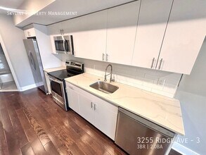 3255 Ridge Ave in Philadelphia, PA - Building Photo - Building Photo