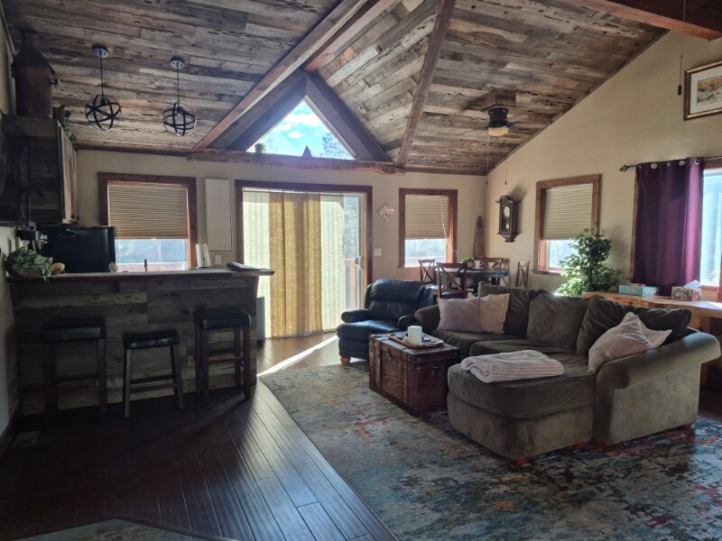 1115 Mulberry Dr in South Lake Tahoe, CA - Building Photo