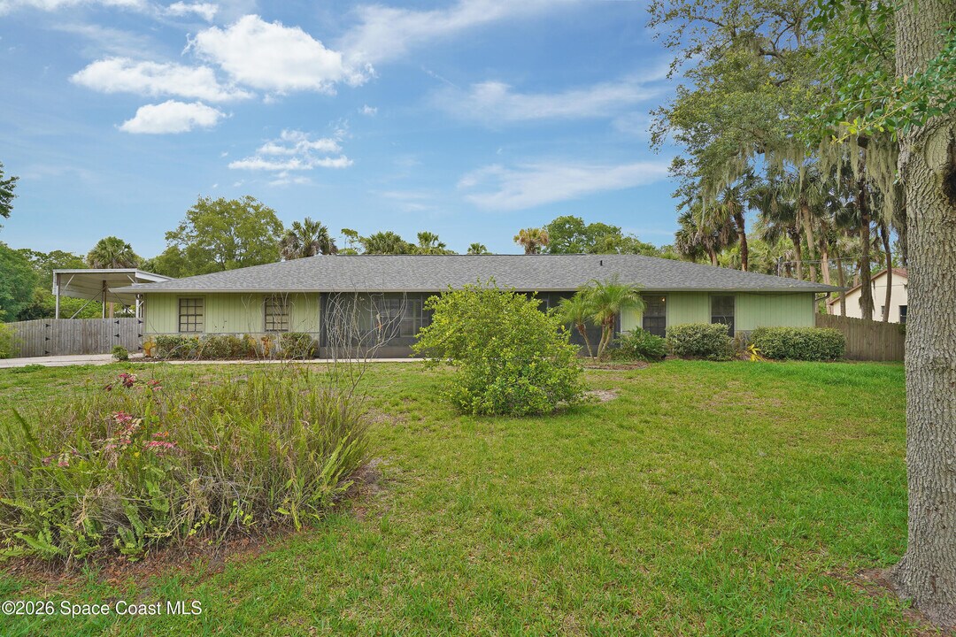 670 Kings Way in Merritt Island, FL - Building Photo