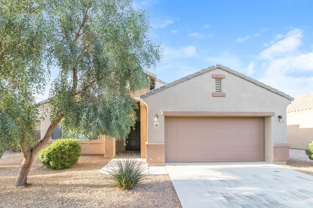 23807 W Chipman Rd in Buckeye, AZ - Foto de edificio