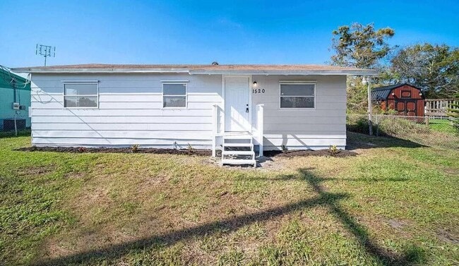 1520 Hunter Rd in Okeechobee, FL - Building Photo - Building Photo