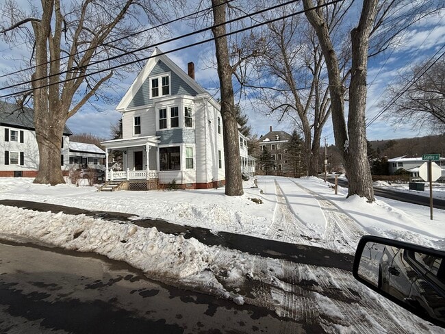 41 Knapp St, Unit 2 in Livermore Falls, ME - Building Photo - Building Photo
