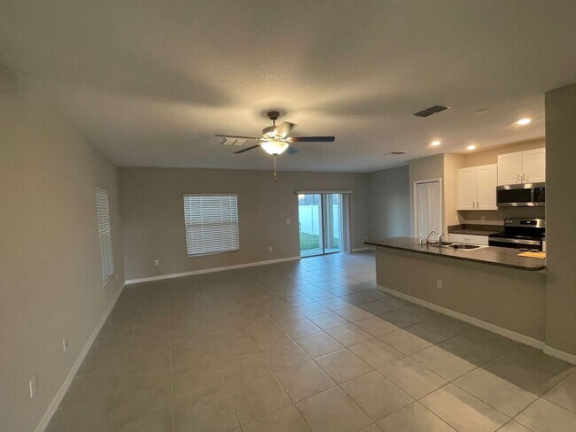 5016 Wild Senna Blvd in Tampa, FL - Building Photo - Building Photo
