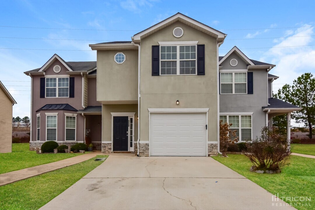 312 Commons Dr in Jonesboro, GA - Building Photo