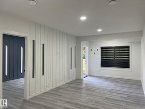 1565 Esaiw Place NW in Edmonton, AB - Building Photo - Building Photo