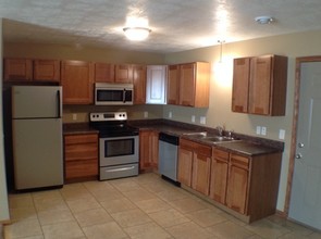 Pinecrest Estates Townhomes in Hartford, SD - Building Photo - Building Photo