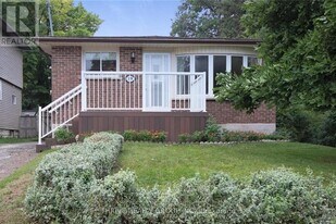 329 Thompson Rd in London, ON - Building Photo