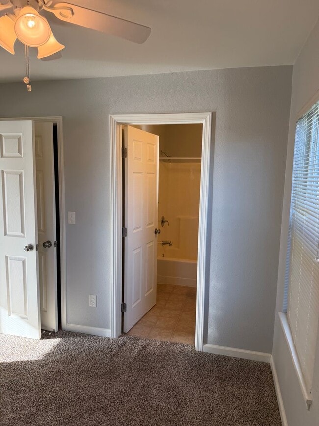 2216 Oxford Rd in Redding, CA - Building Photo - Building Photo