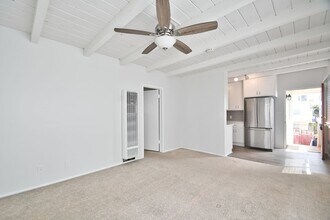 221 39th St in Manhattan Beach, CA - Foto de edificio - Building Photo