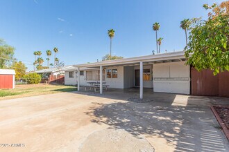 1820 W Hazelwood St in Phoenix, AZ - Foto de edificio - Building Photo
