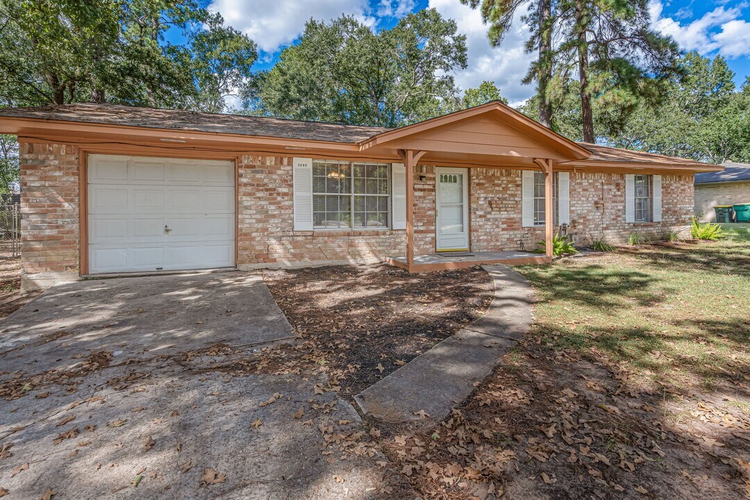 3699 Piney Point Rd in Conroe, TX - Building Photo