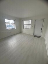 1400 W 29th St in Hialeah, FL - Building Photo - Building Photo