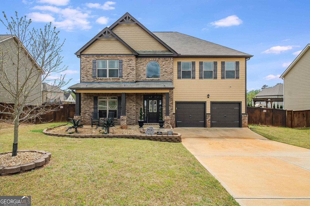 529 Harmony Way in Locust Grove, GA - Foto de edificio