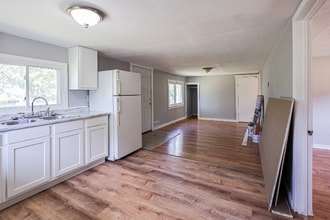 6180 Hillford Ave NE in Canton, OH - Building Photo - Building Photo