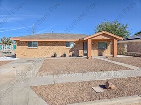 810 Elm St in Anthony, TX - Building Photo