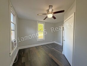 2052 N Taylor Ave in Springfield, MO - Building Photo - Building Photo