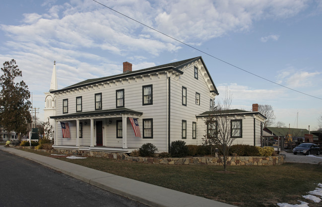 190 Sterling St in Greenport, NY - Building Photo - Building Photo