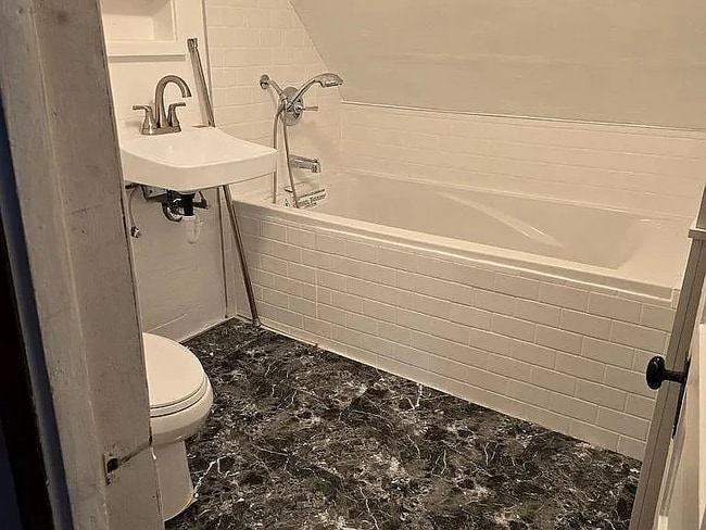 4176 S 4th St, Unit Upper unit in Milwaukee, WI - Foto de edificio - Building Photo