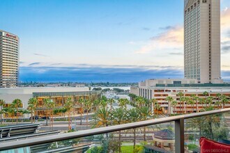 550 Front St in San Diego, CA - Building Photo - Building Photo