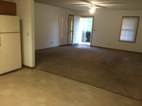 Faith Court Townhomes in Somerset, KY - Building Photo - Building Photo