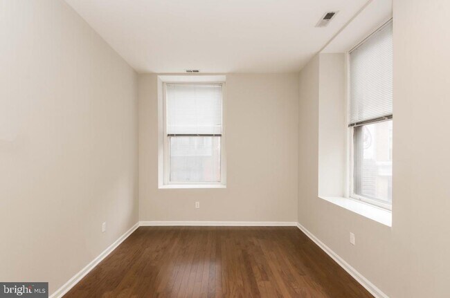 145 S 13th St in Philadelphia, PA - Building Photo - Building Photo